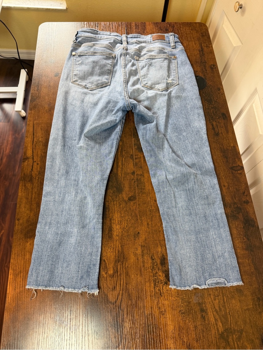 Judy Blue Women’s Size 5/27 Skinny Fit Capri Jeans Distressed Raw Hem Light Wash - Picture 16 of 16